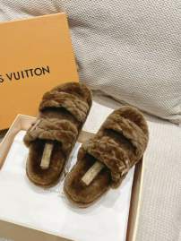Picture of Louis Vuitton Slippers _SKULVsz35-42mnf1008552